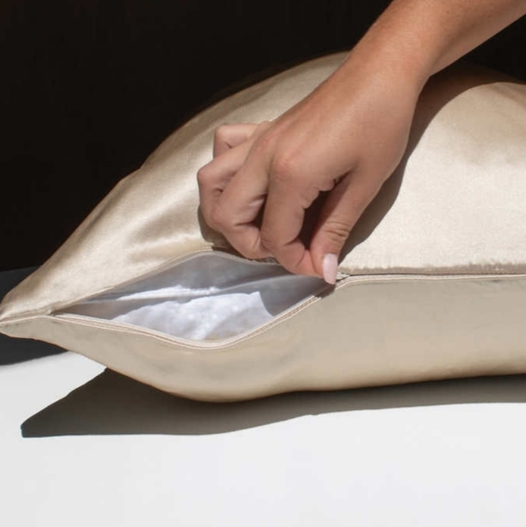 NIGHT 100% Mulberry Silk Pillowcase - Picture 3 of 11